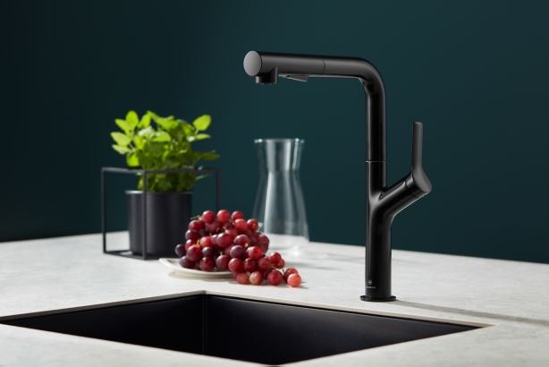 6623-220-81 DUERO DESIGN BLACK Змішувач ARMATURA для мийки настільний з витяжним душем INOX